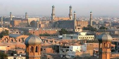 نورستانی، چه تفاوتی با سيد حسين انوری دارد؟