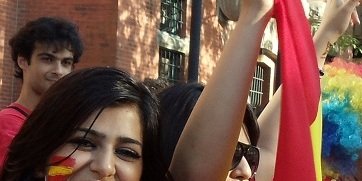 عکس هایی از پای کوبی طرفداران تیم اسپانیا در شهر هملتون کانادا